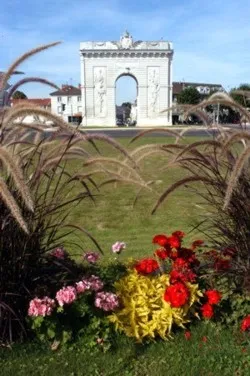 Chalons Porte Sainte Croix